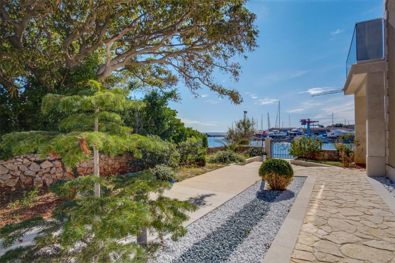 Lucica 360 Sea View Suite Nerezine Dış mekan fotoğraf