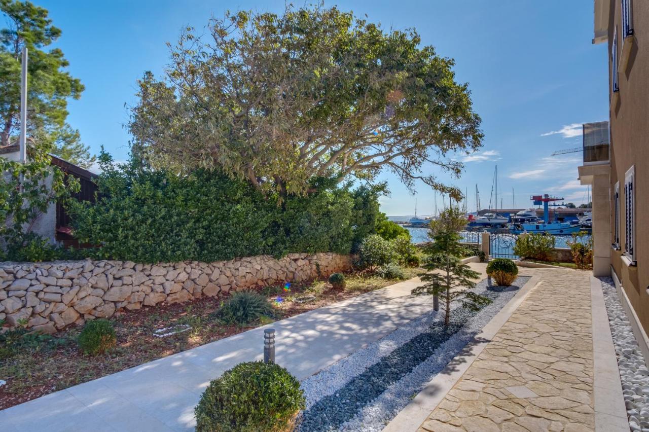 Lucica 360 Sea View Suite Nerezine Dış mekan fotoğraf